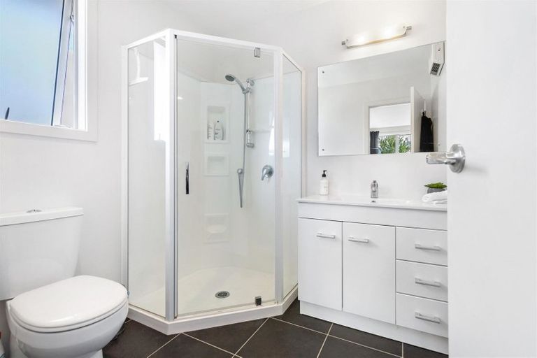 Photo of property in 11 Mystery Grove, Lake Hayes, Queenstown, 9304