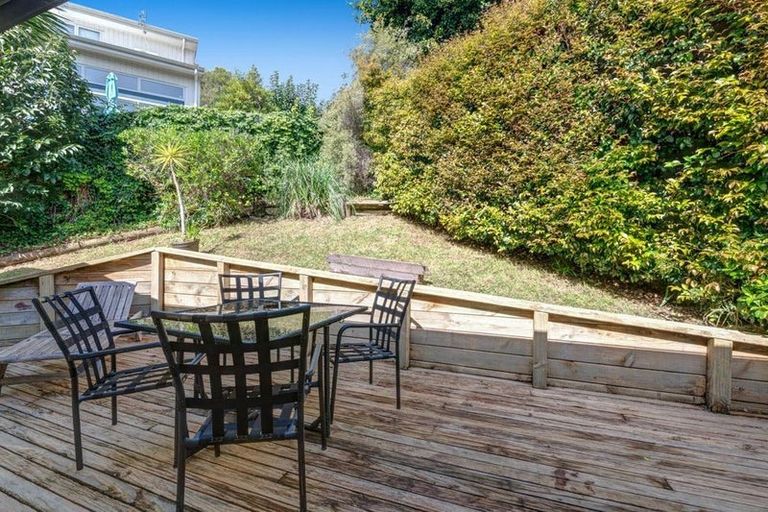 Photo of property in 11 Felicity Place, Unsworth Heights, Auckland, 0632