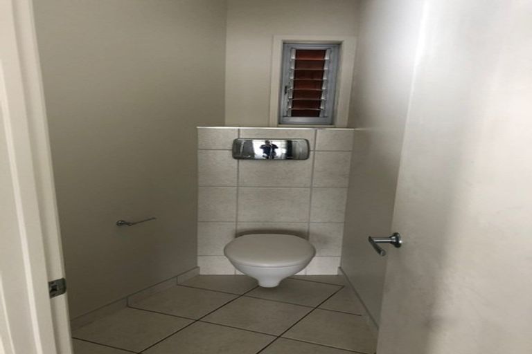 Photo of property in 2/348 Beach Road, Mairangi Bay, Auckland, 0630