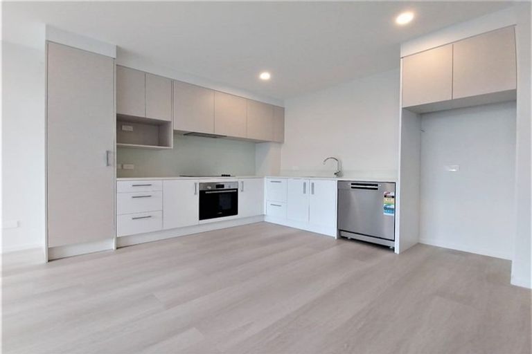 Photo of property in 588f Te Atatu Road, Te Atatu Peninsula, Auckland, 0610