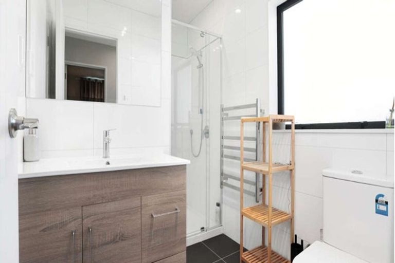 Photo of property in 152c Colwill Road, Massey, Auckland, 0614