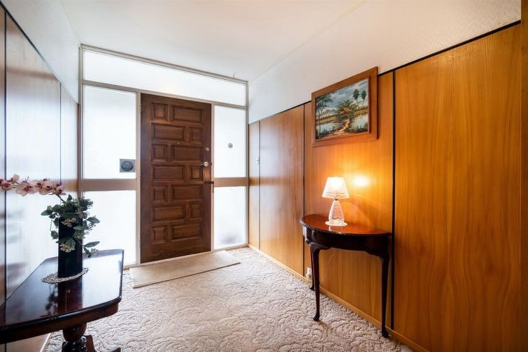 Photo of property in 2/4 Seaview Road, Milford, Auckland, 0620