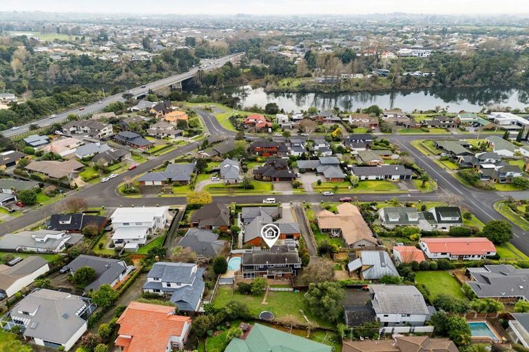 Photo of property in 8 Burn-murdoch Street, St Andrews, Hamilton, 3200