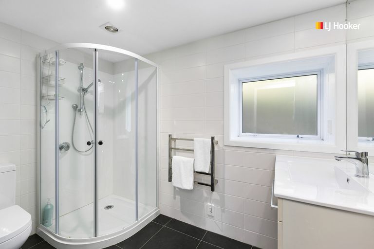 Photo of property in 132 Larnach Road, Waverley, Dunedin, 9013