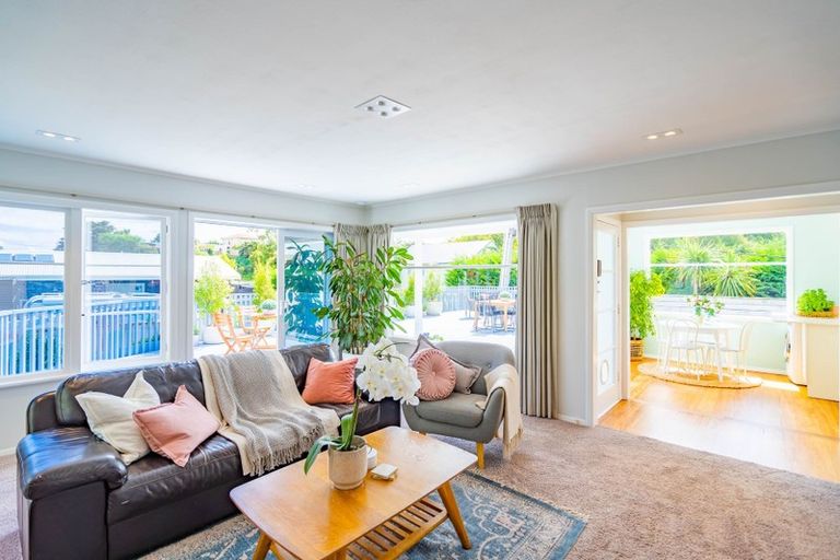 Photo of property in 12b Tiromoana Road, Raumati South, Paraparaumu, 5032