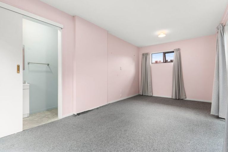 Photo of property in 10 Haslett Place, Upper Riccarton, Christchurch, 8041