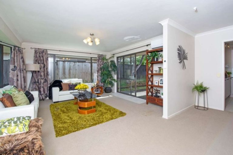 Photo of property in 24 Baltersan Drive, Flat Bush, Auckland, 2016