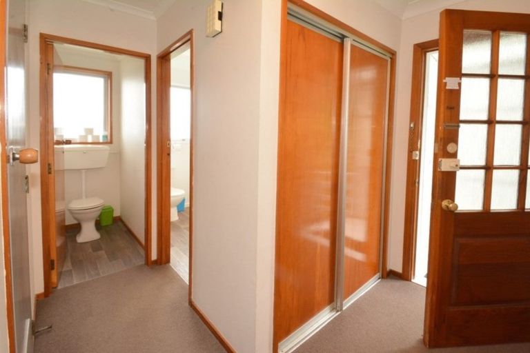 Photo of property in 16 Junction Road, Ravensbourne, Dunedin, 9022