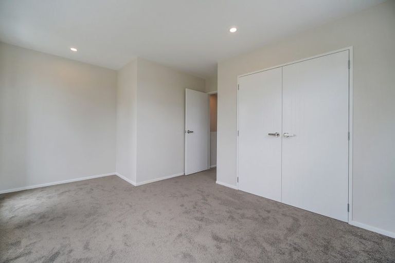 Photo of property in 95a Woodglen Road, Glen Eden, Auckland, 0602