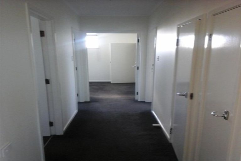 Photo of property in 14 Harmel Road, Glendene, Auckland, 0602