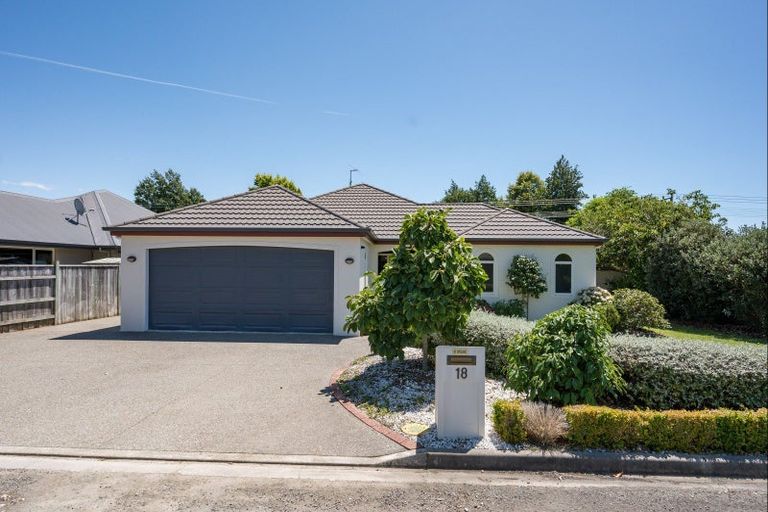Photo of property in 18 Standish Place, Stoke, Nelson, 7011