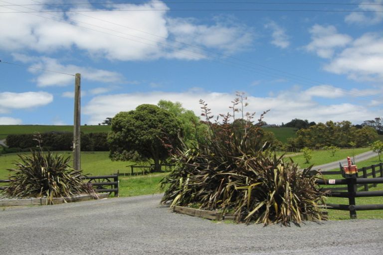 Photo of property in 119 Ingram Road, Bombay, Drury, 2579