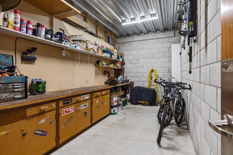 Photo of property in 132 Waikite Road, Welcome Bay, Tauranga, 3175