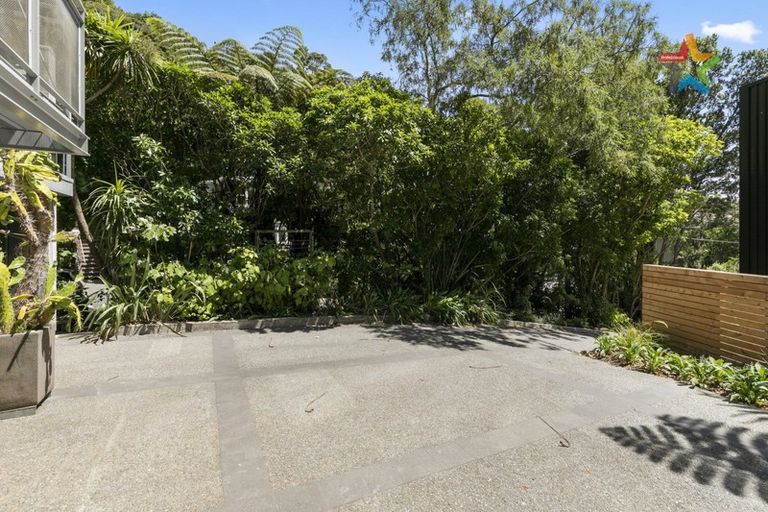 Photo of property in 2d Waitohu Road, York Bay, Lower Hutt, 5013