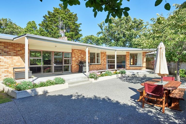 Photo of property in 39 Saint Albans Avenue, Hokowhitu, Palmerston North, 4410