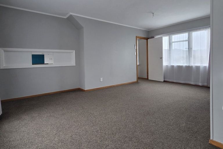 Photo of property in 8a-8b Devon Place, Cannons Creek, Porirua, 5024