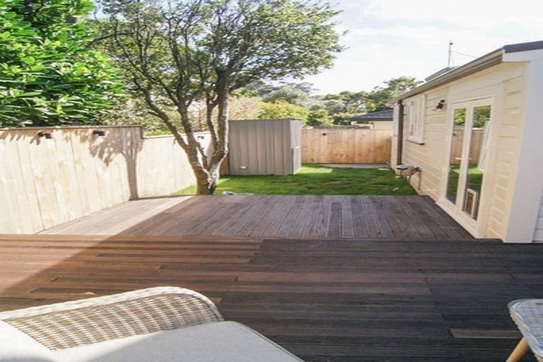 Photo of property in 122a Derwent Street, Island Bay, Wellington, 6023