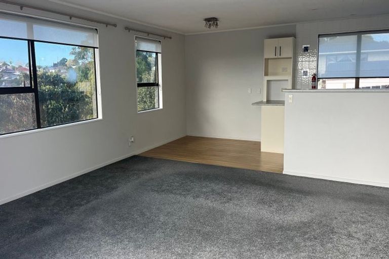 Photo of property in 41 Lavelle Road, Henderson, Auckland, 0612