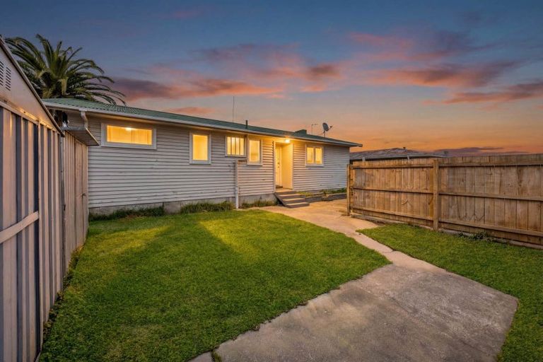 Photo of property in 21 President Avenue, Papakura, 2110