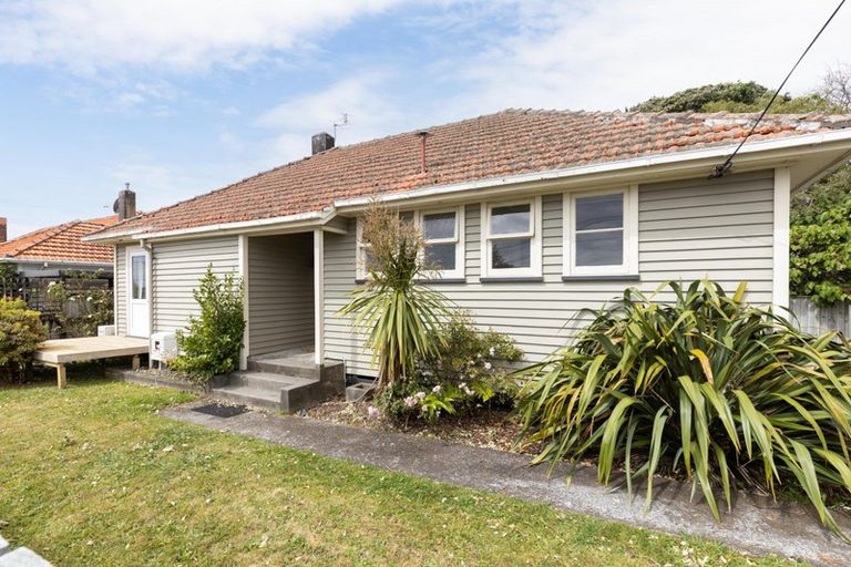 Photo of property in 121 Frankley Road, Frankleigh Park, New Plymouth, 4310