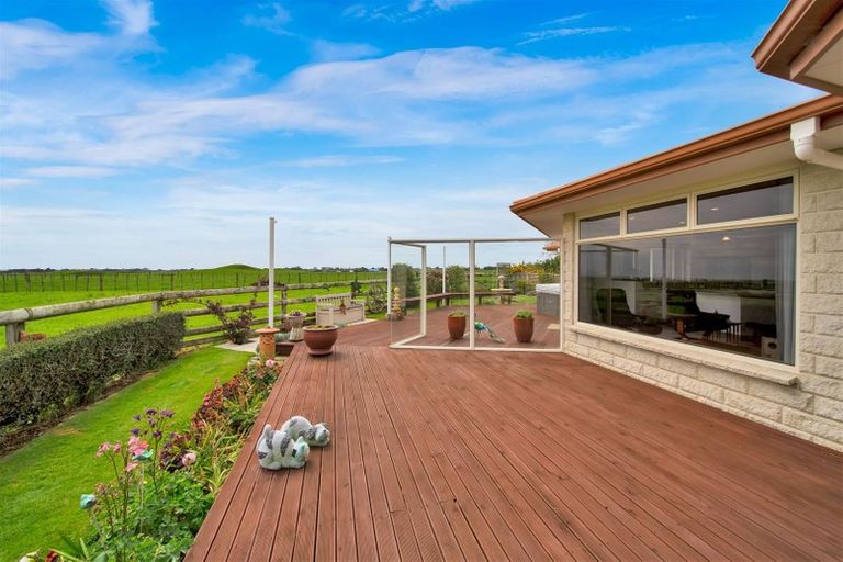 Photo of property in 10 Old Devon Road, Sentry Hill, New Plymouth, 4373