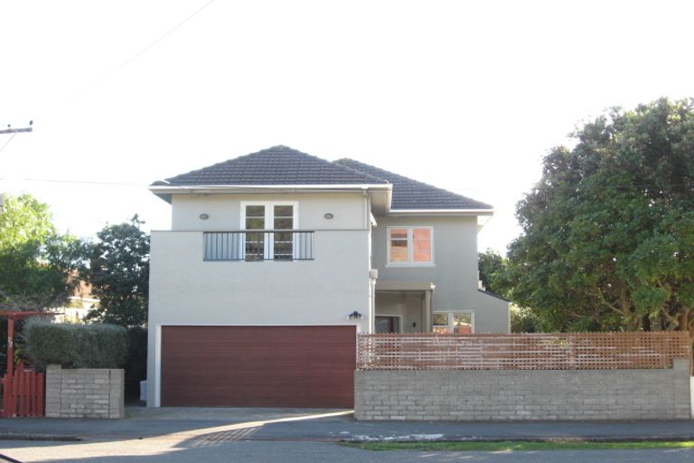 Photo of property in 20 Tuatoru Street, Eastbourne, Lower Hutt, 5013