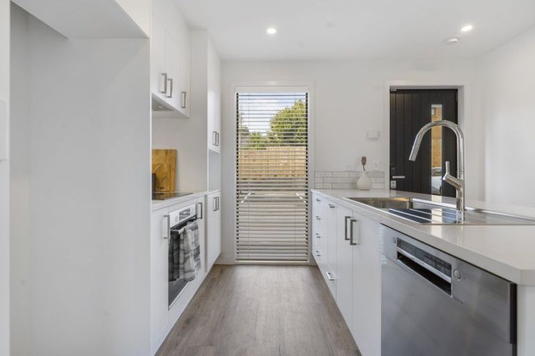 Photo of property in 4/35 Garadice Road, Rothesay Bay, Auckland, 0630