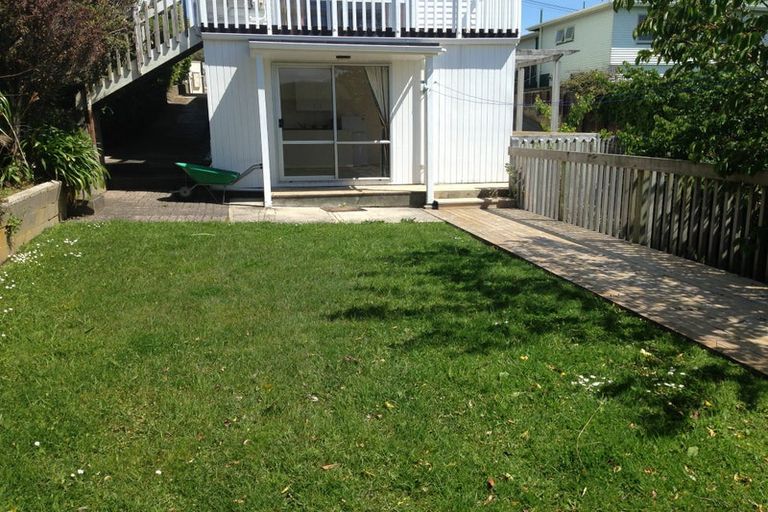 Photo of property in 6 Walker Avenue, Paremata, Porirua, 5026