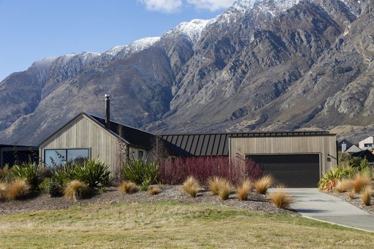 Photo of property in 13 Torridon Court, Jacks Point, Queenstown, 9371