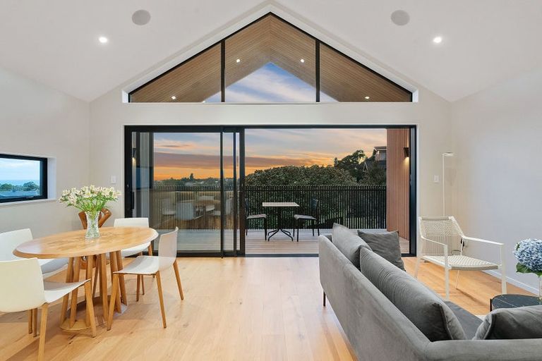 Photo of property in 15c Kiri Place, Mairangi Bay, Auckland, 0630