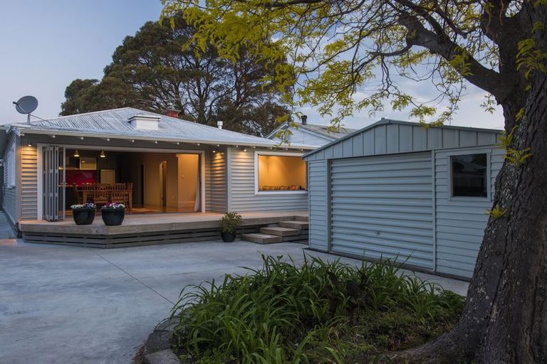 Photo of property in 12 Hinaki Street, Inner Kaiti, Gisborne, 4010