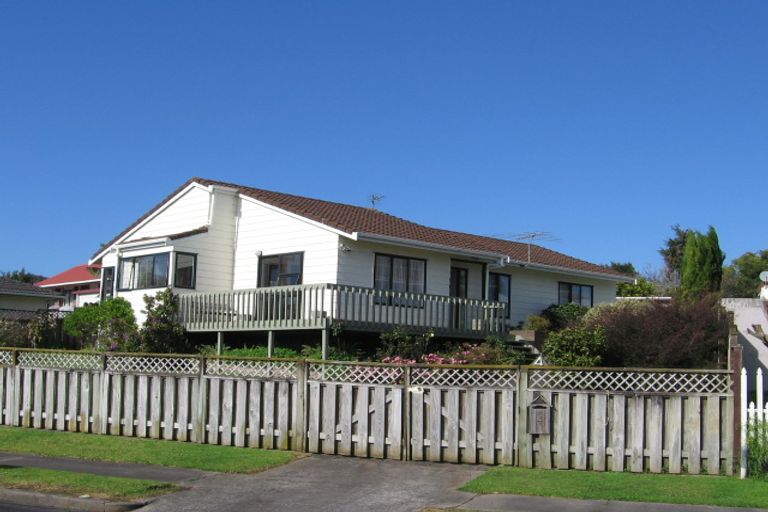 Photo of property in 4 Greenstone Place, Clover Park, Auckland, 2019
