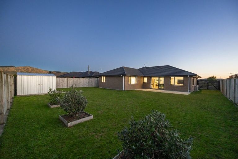Photo of property in 195 Pacific Drive, Fitzherbert, Palmerston North, 4410