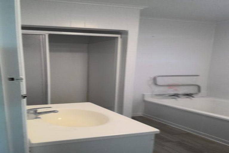 Photo of property in 53 Great South Road, Papakura, 2110