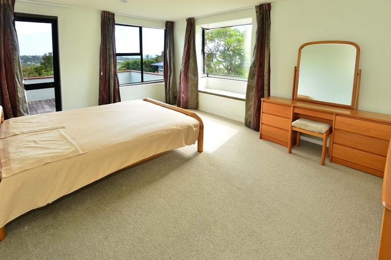 Photo of property in 2/81 Knights Road, Rothesay Bay, Auckland, 0630