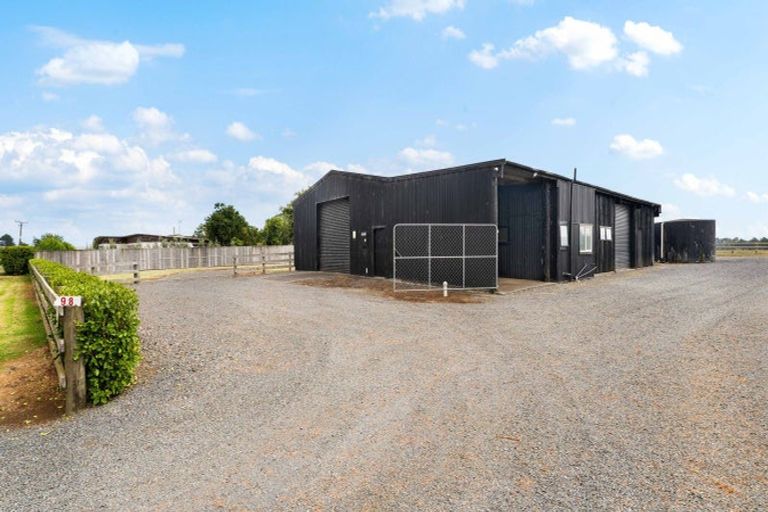 Photo of property in 98 Kidd Road, Waiuku, 2682