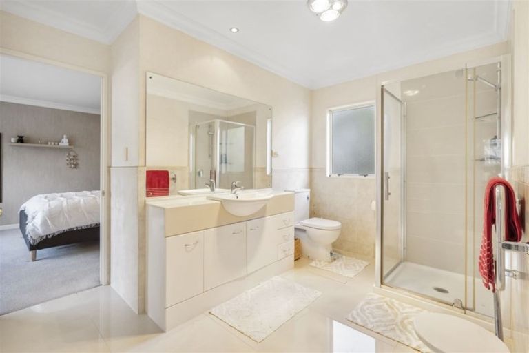 Photo of property in 13 Dunvegan Rise, East Tamaki Heights, Auckland, 2016