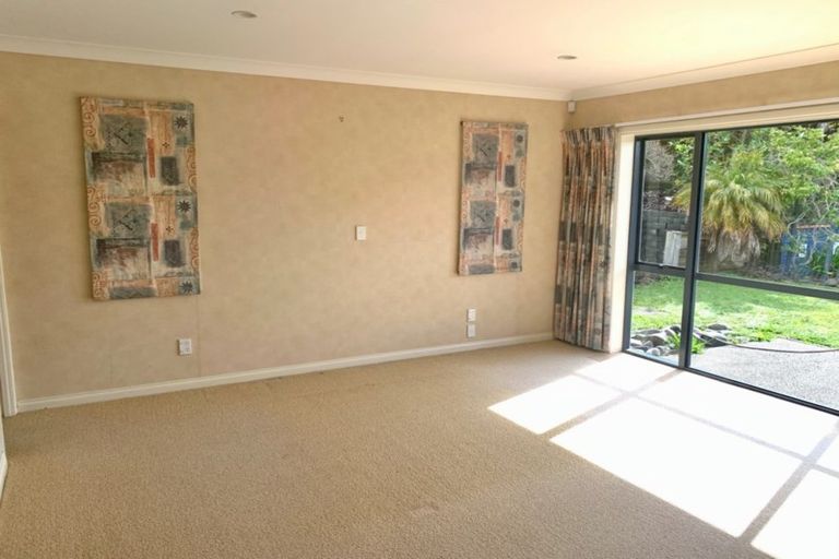 Photo of property in 21 Tumbridge Place, Somerville, Auckland, 2014