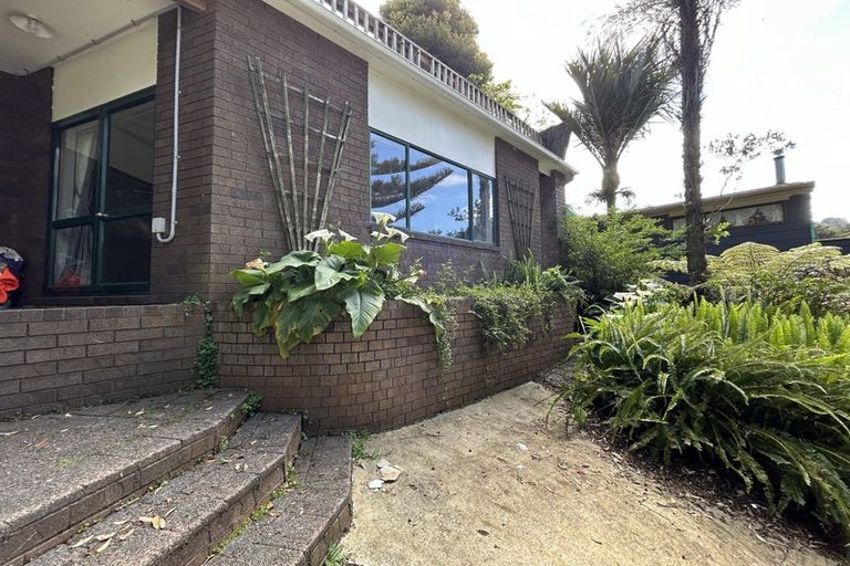 Photo of property in 223 Woodlands Park Road, Titirangi, Auckland, 0604