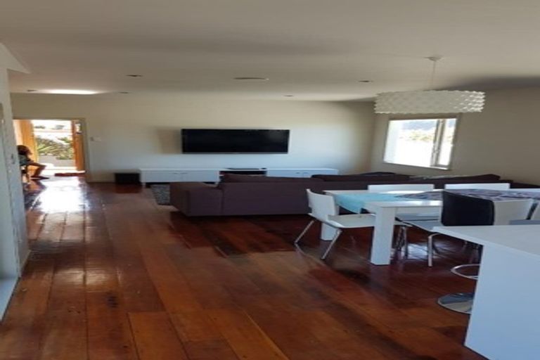 Photo of property in 9 Cam Street, Island Bay, Wellington, 6023