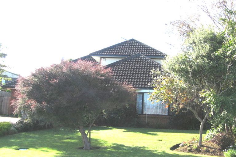 Photo of property in 22 Currell Way, Somerville, Auckland, 2014