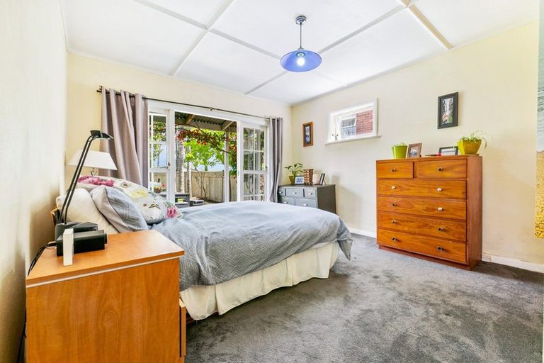 Photo of property in 57 Lynwood Road, New Lynn, Auckland, 0600