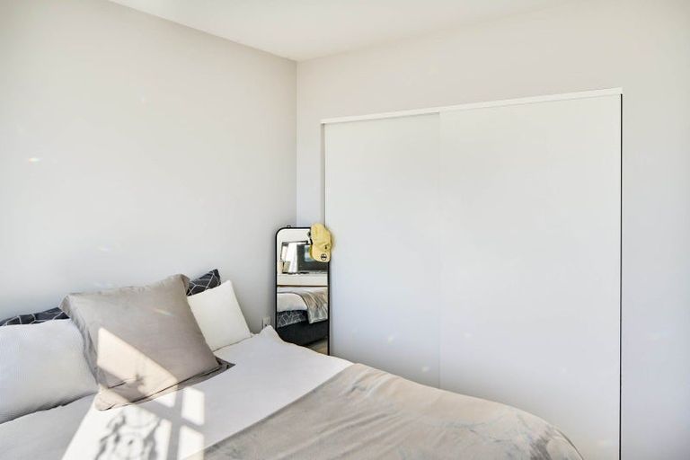 Photo of property in Unit 306,l3, 306/14 Laings Road, Hutt Central, Lower Hutt, 5010