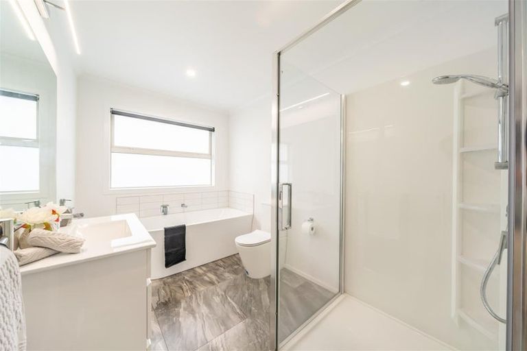 Photo of property in 28 Fenwick Crescent, Wallaceville, Upper Hutt, 5018