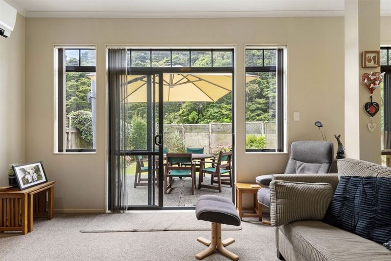 Photo of property in 24 Villanova Place, Albany, Auckland, 0632