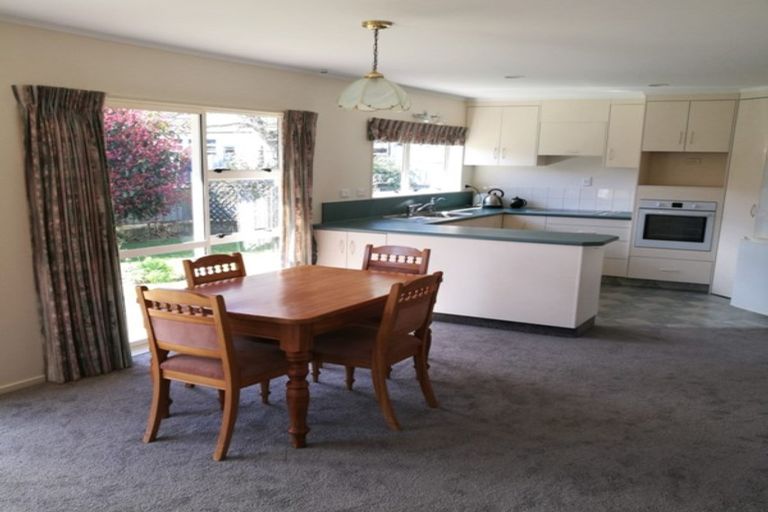 Photo of property in 6 Carisbrooke Street, Aranui, Christchurch, 8061