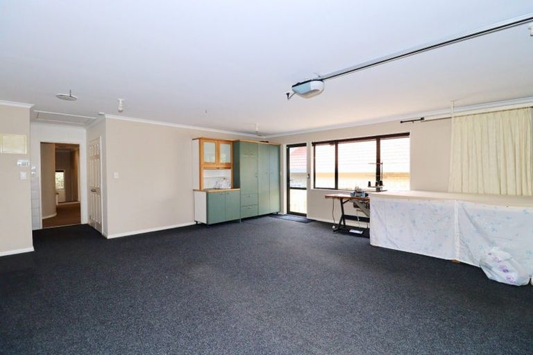 Photo of property in 33 Annalong Road, Dannemora, Auckland, 2016