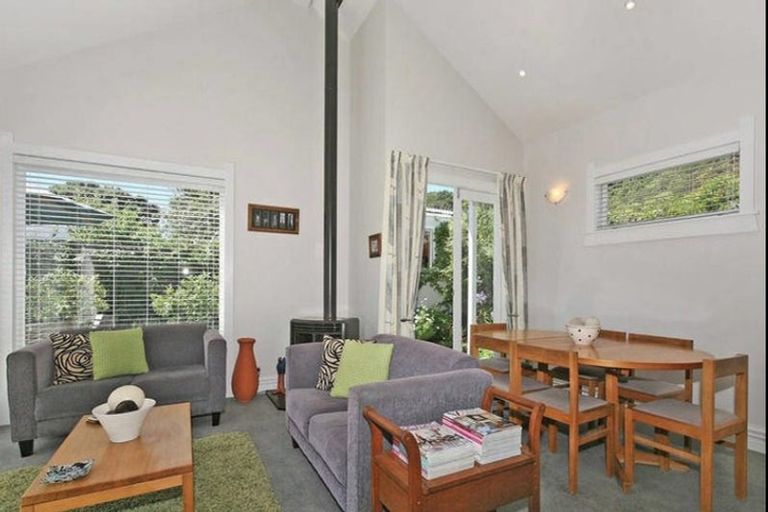Photo of property in 8 Miro Street, Eastbourne, Lower Hutt, 5013