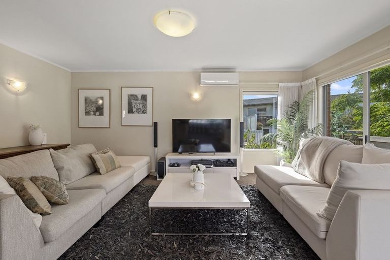 Photo of property in 1/2 Prospect Terrace, Milford, Auckland, 0620
