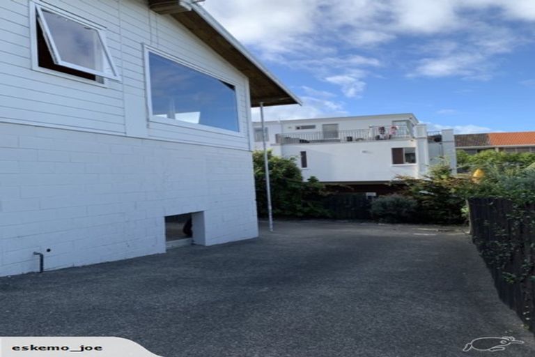 Photo of property in 12a Beach Road, Castor Bay, Auckland, 0620
